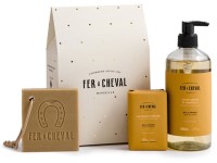 Fer à Cheval Dárková sada Fer à Cheval – Med & mandle: tekuté mýdlo 500 ml, mýdlo 125 g, olivové mýdlo 125 g
