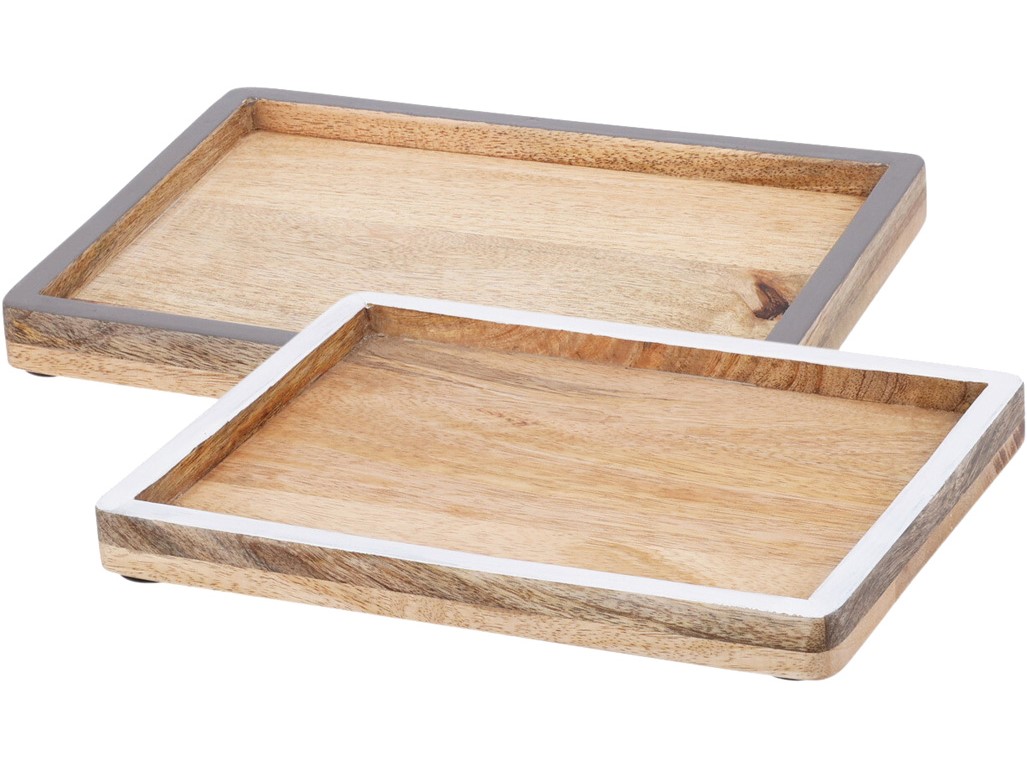 Tálcák és tányérok